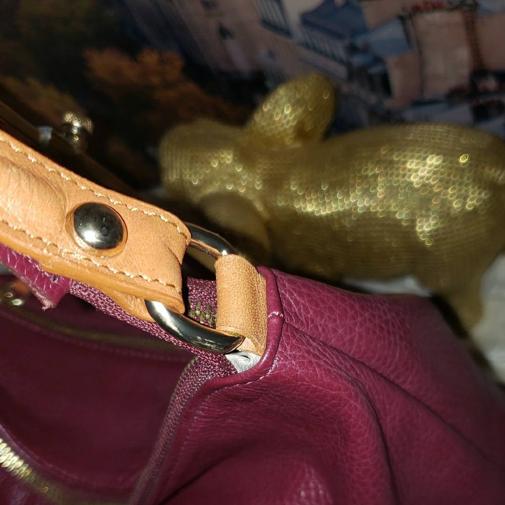 Valentina Pebbled Leather Shoulderbag - Picture 5 of 11